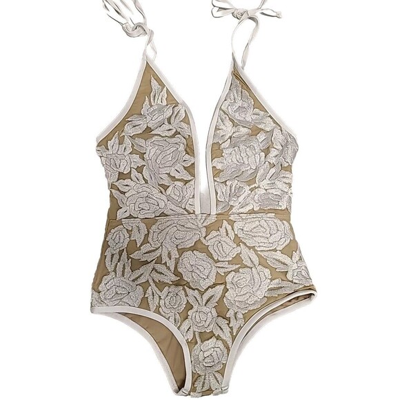 Free People BEACH RIOT Embroidered Flower One-Piece Swimsuit Women's Sz XS NWOT - Picture 3 of 7